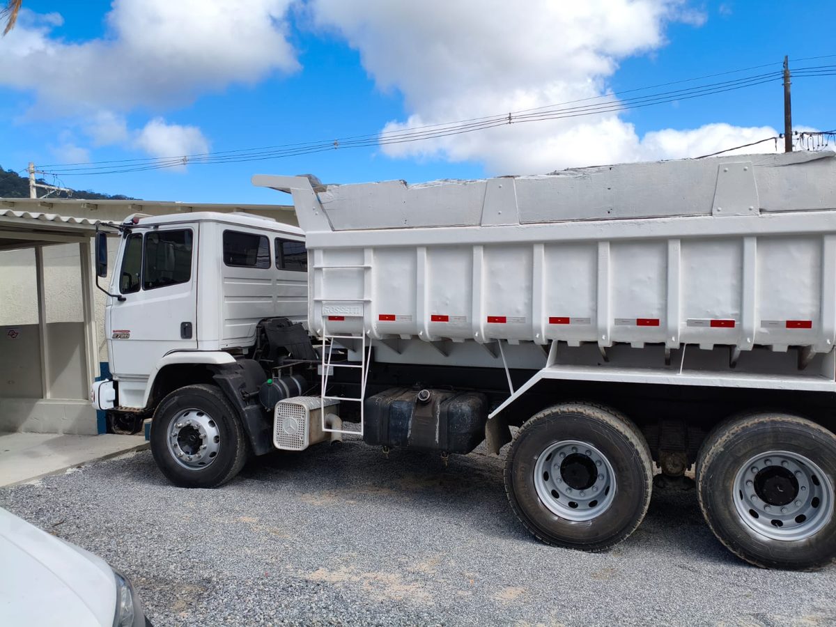Caminhão basculante da Coopertruck